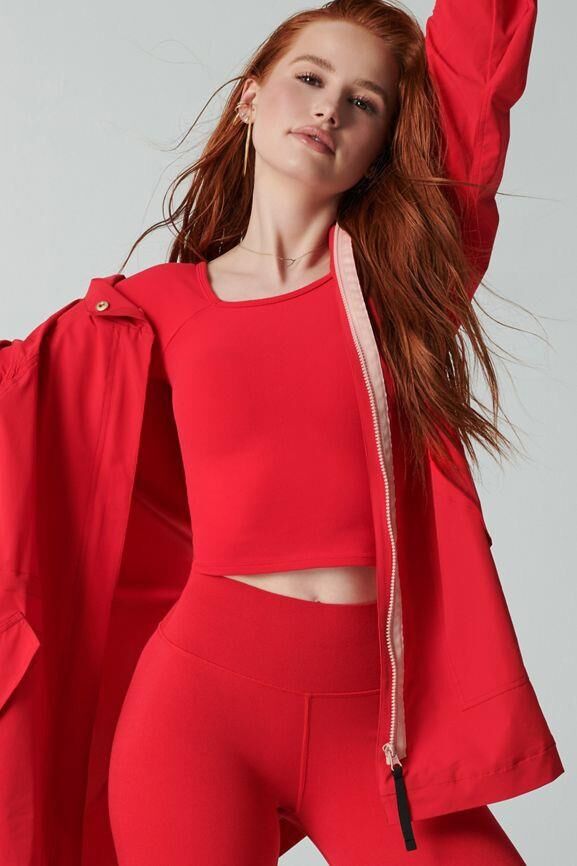 Madelaine Petsch atemberaubendes Fotoshooting