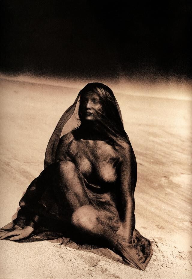 Laeticia Casta