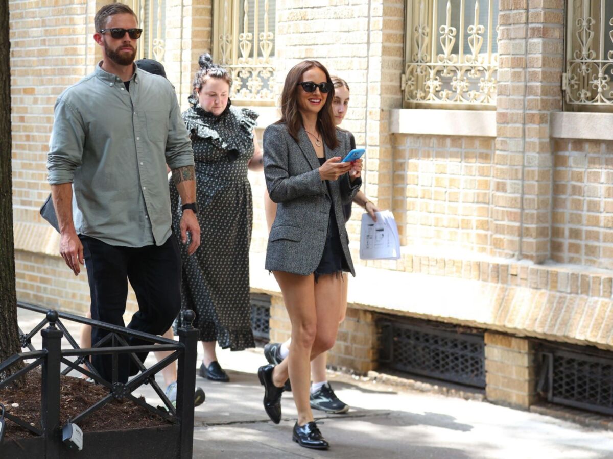 Natalie Portman Hot MILF on the set of Good Sex July