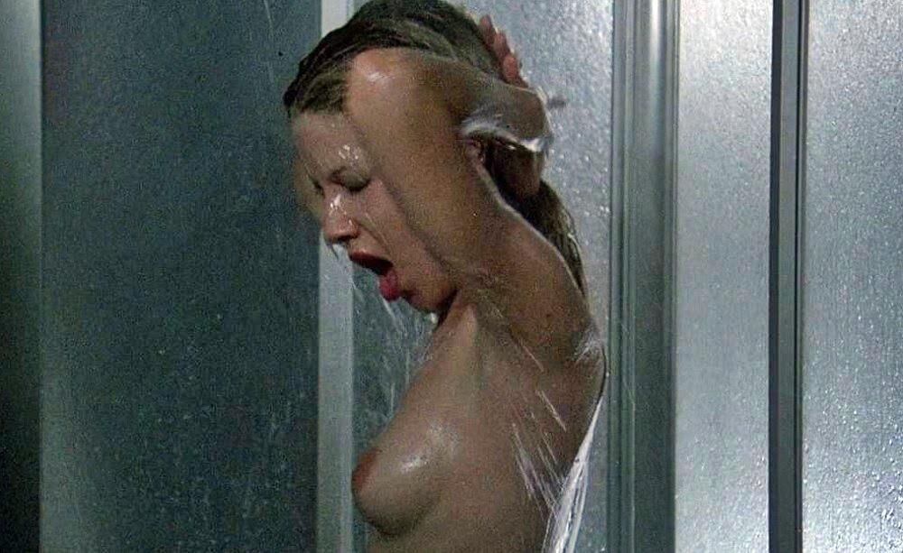 Celebrity Side Boob 