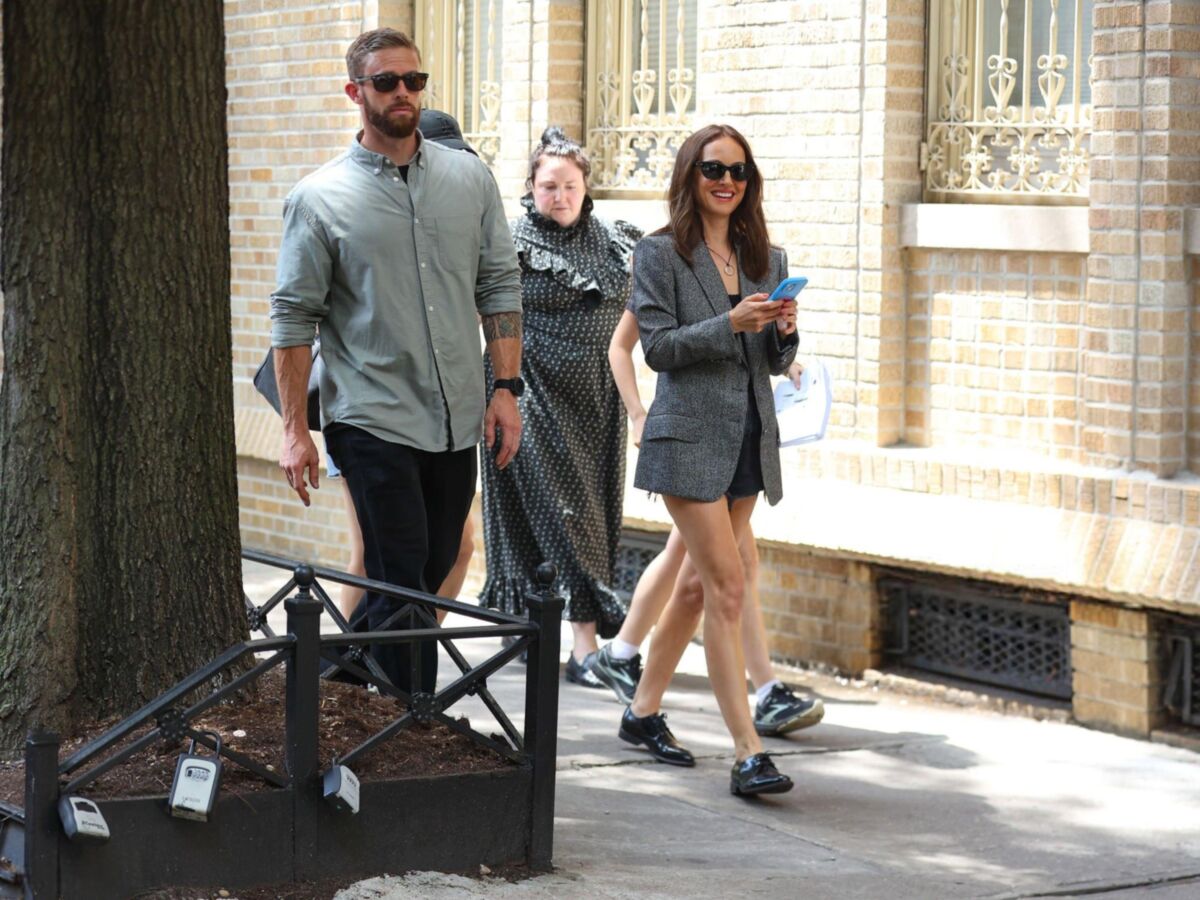 Natalie Portman Hot MILF on the set of Good Sex July