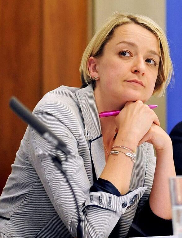 LAURA KUENSSBERG