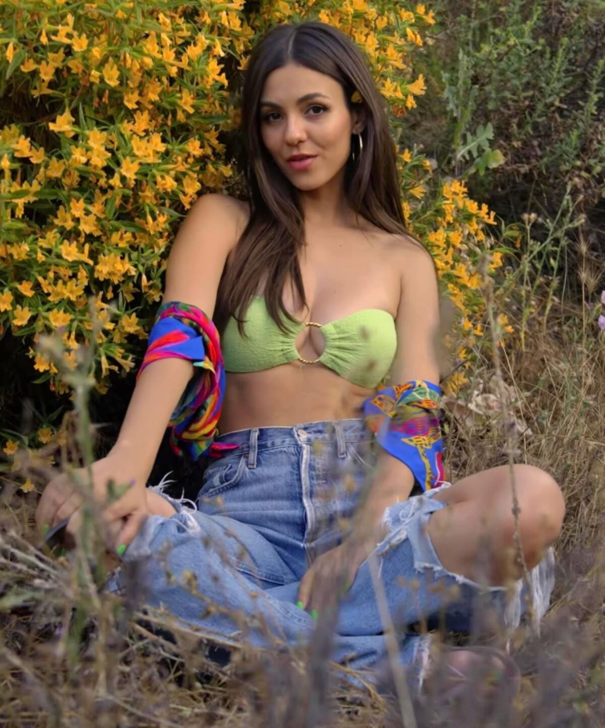 Victoria Justice Hot Teasing Outfit 