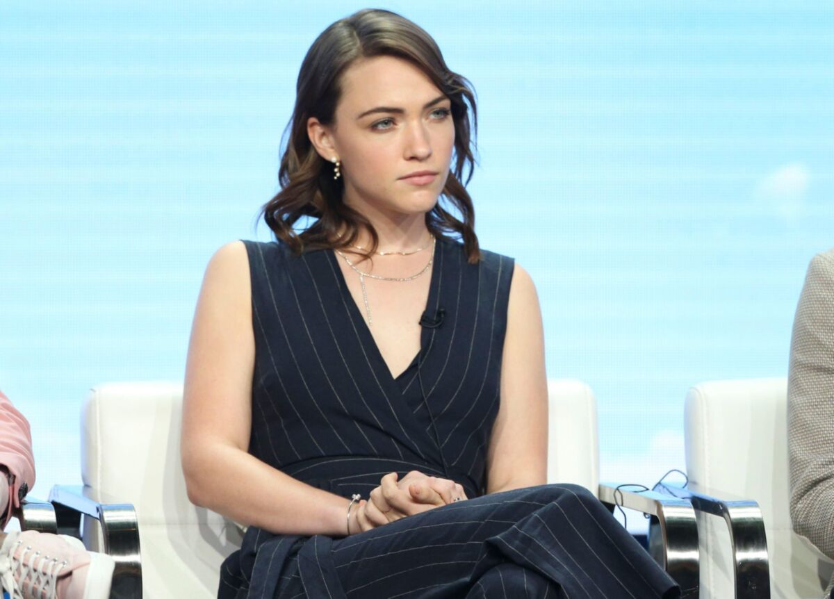 Violett Beane