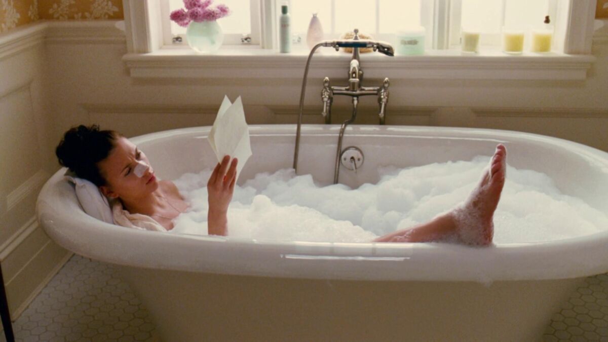 Scarlett Johansson feet 