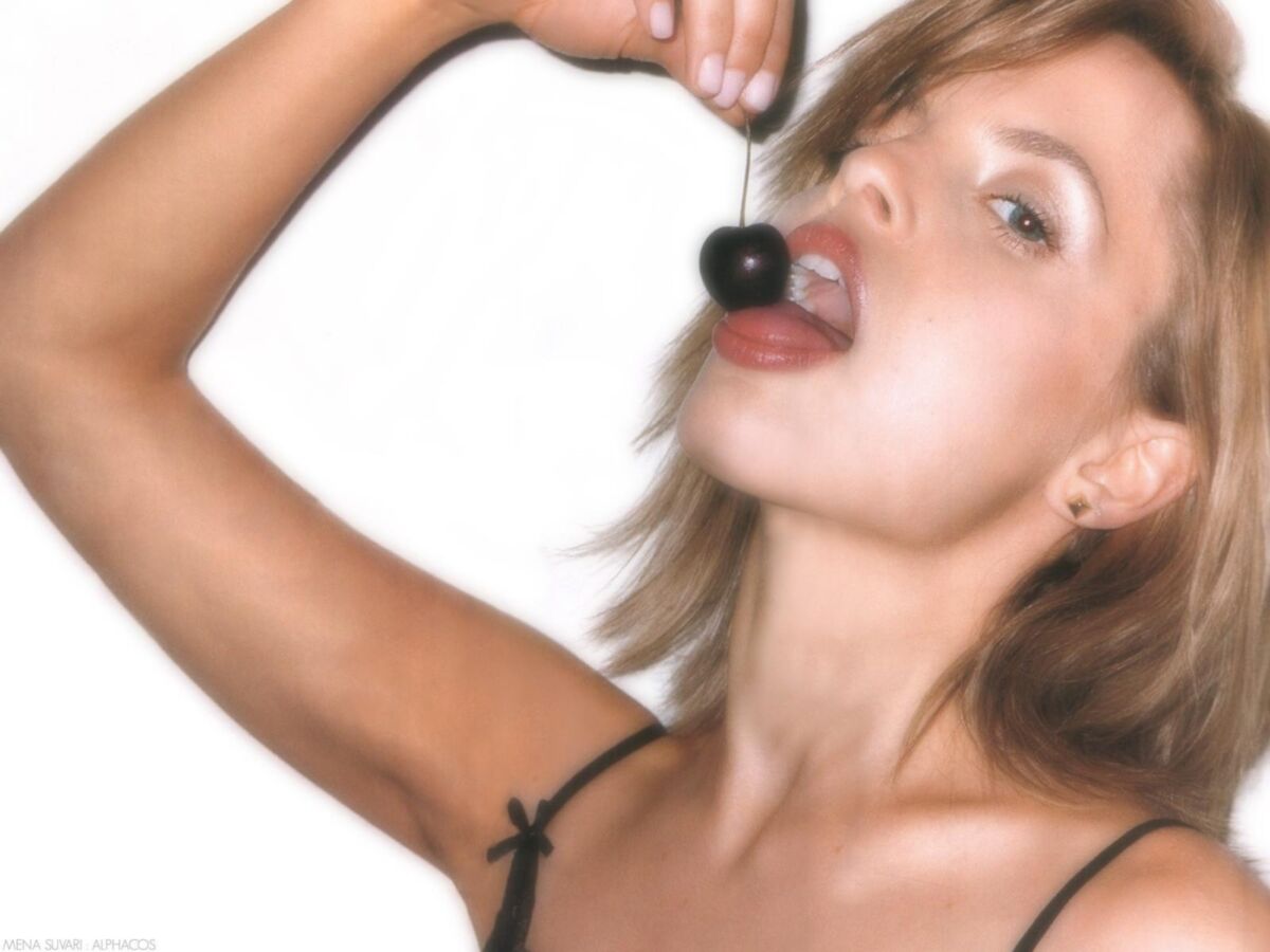 Mena Suvari
