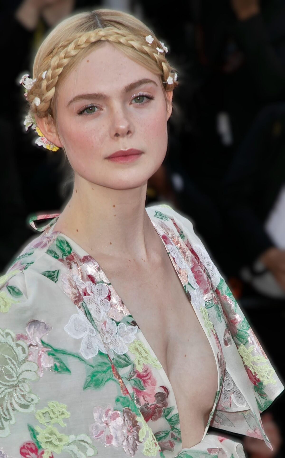 Stylischer Promi Teen Slut Elle Fanning, elegantes Sperma und Piss Hure