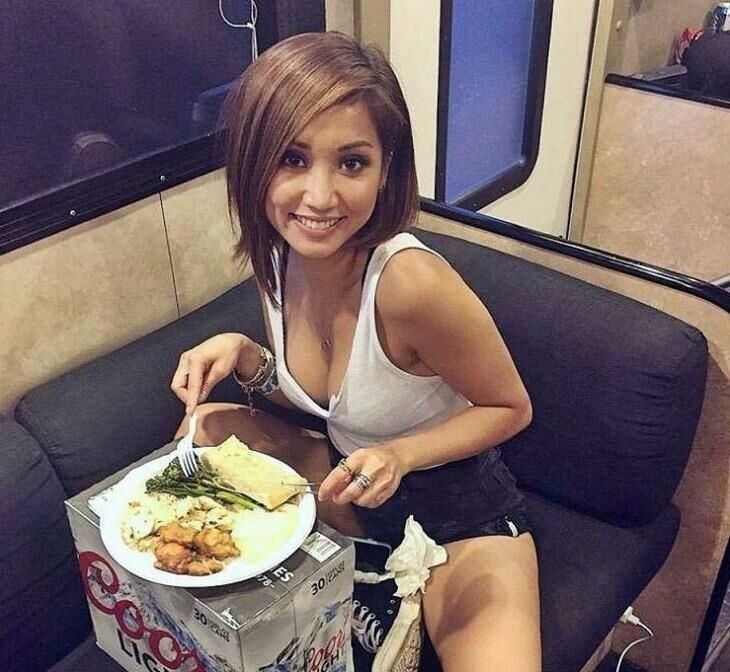 Celebrity Cleavage 