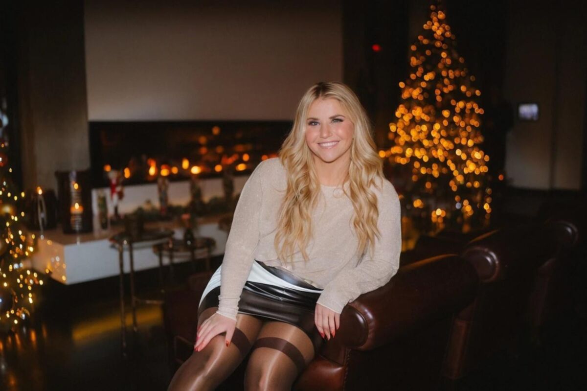 	 AI Beatrice Egli in Nylons 