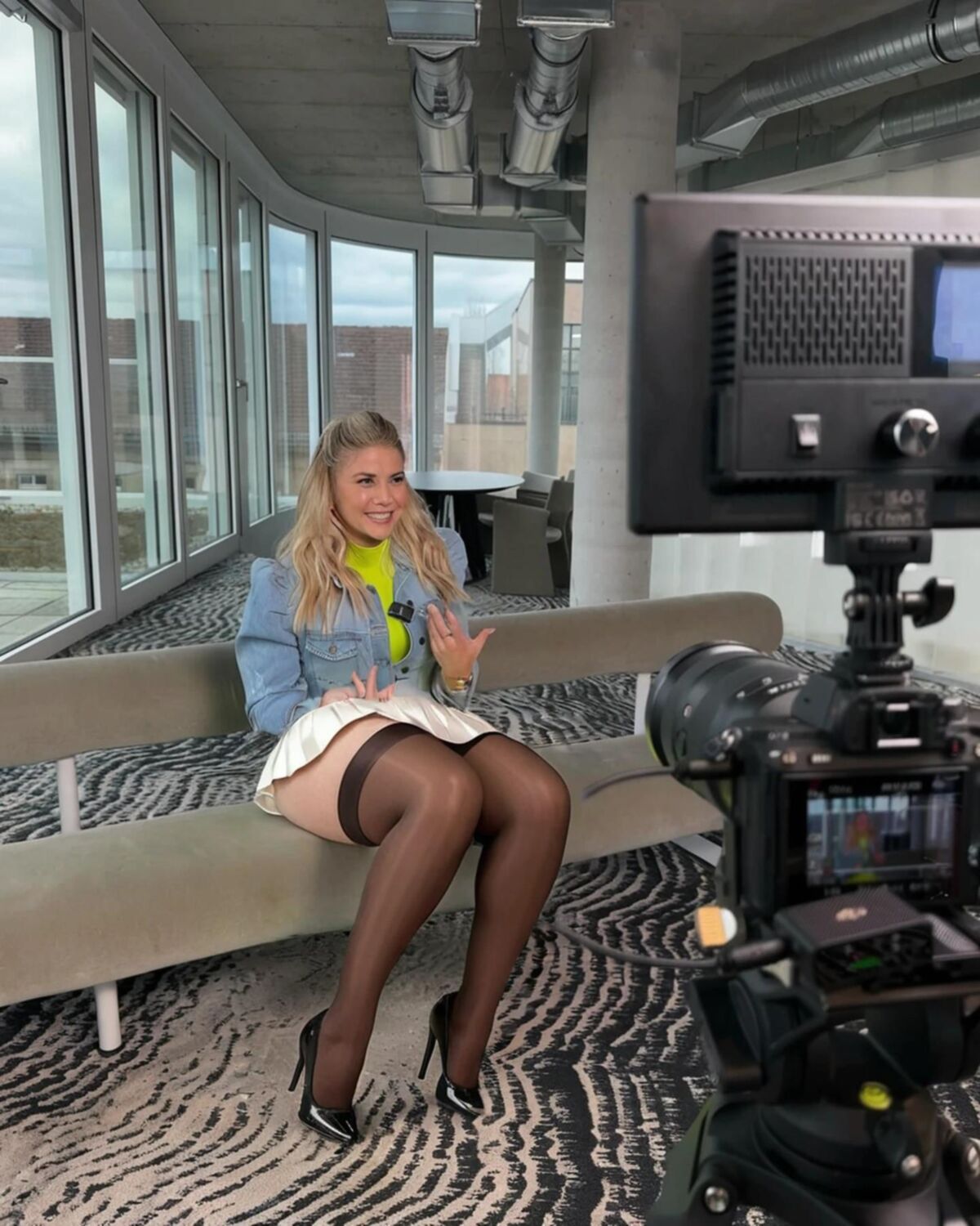 	 AI Beatrice Egli in Nylons 