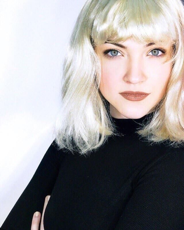 Violett Beane