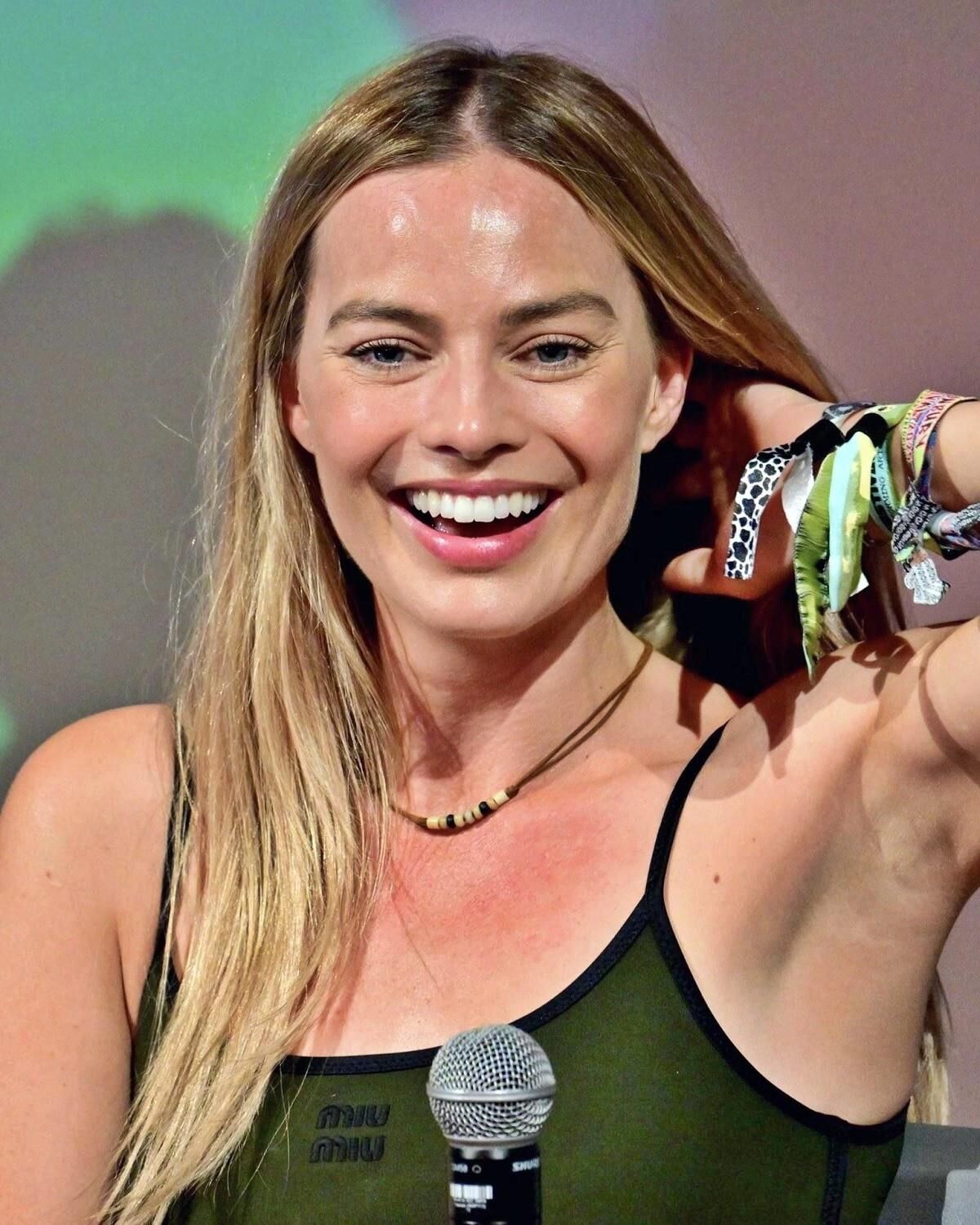 Celebrity Armpits 