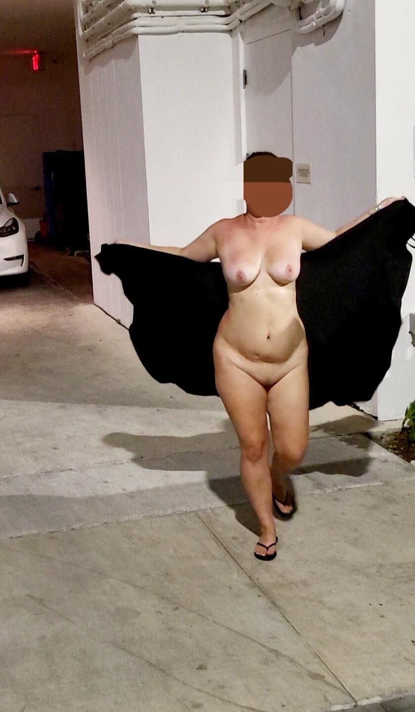 Wife Naked in Public 
