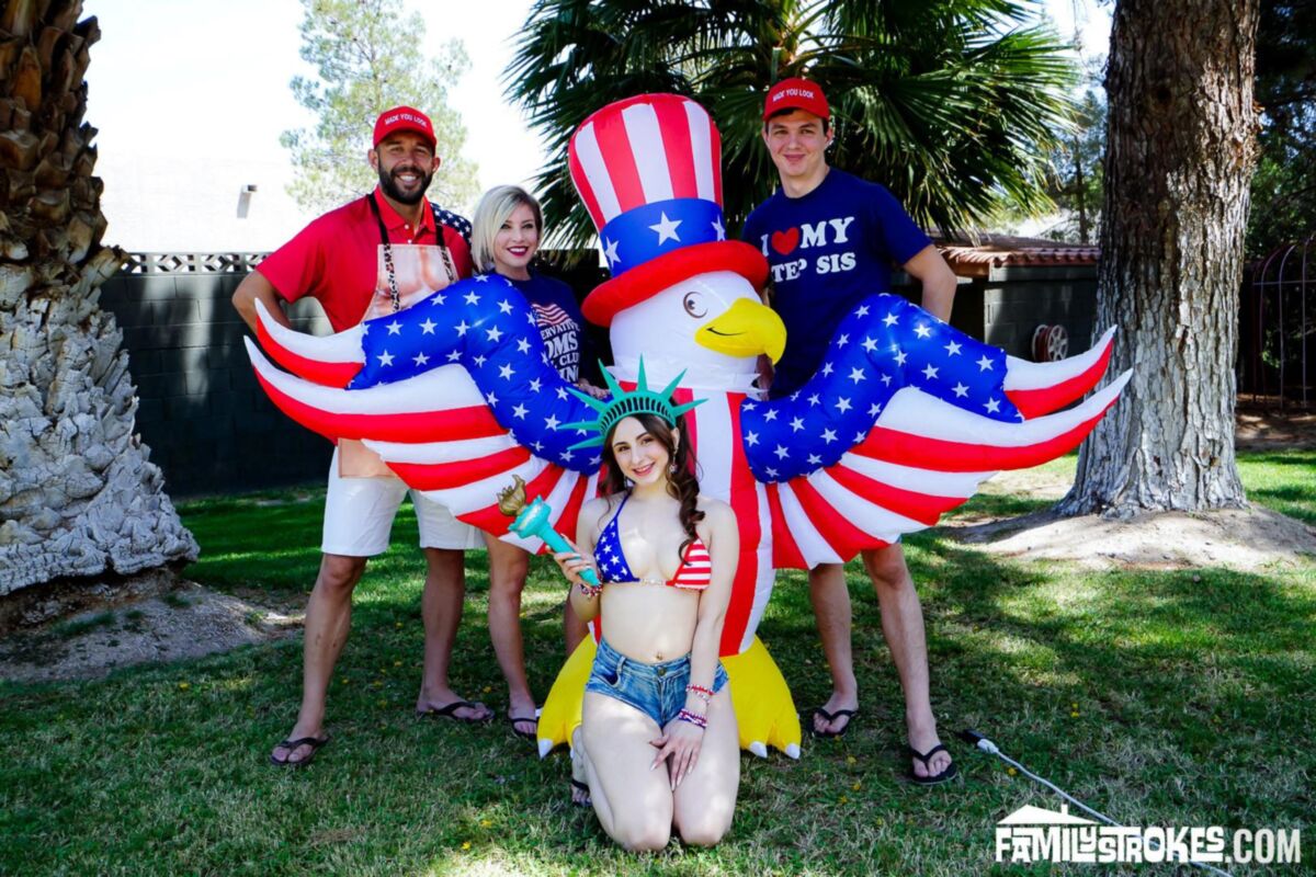 Penelope Kay yo Creamy Fireworks