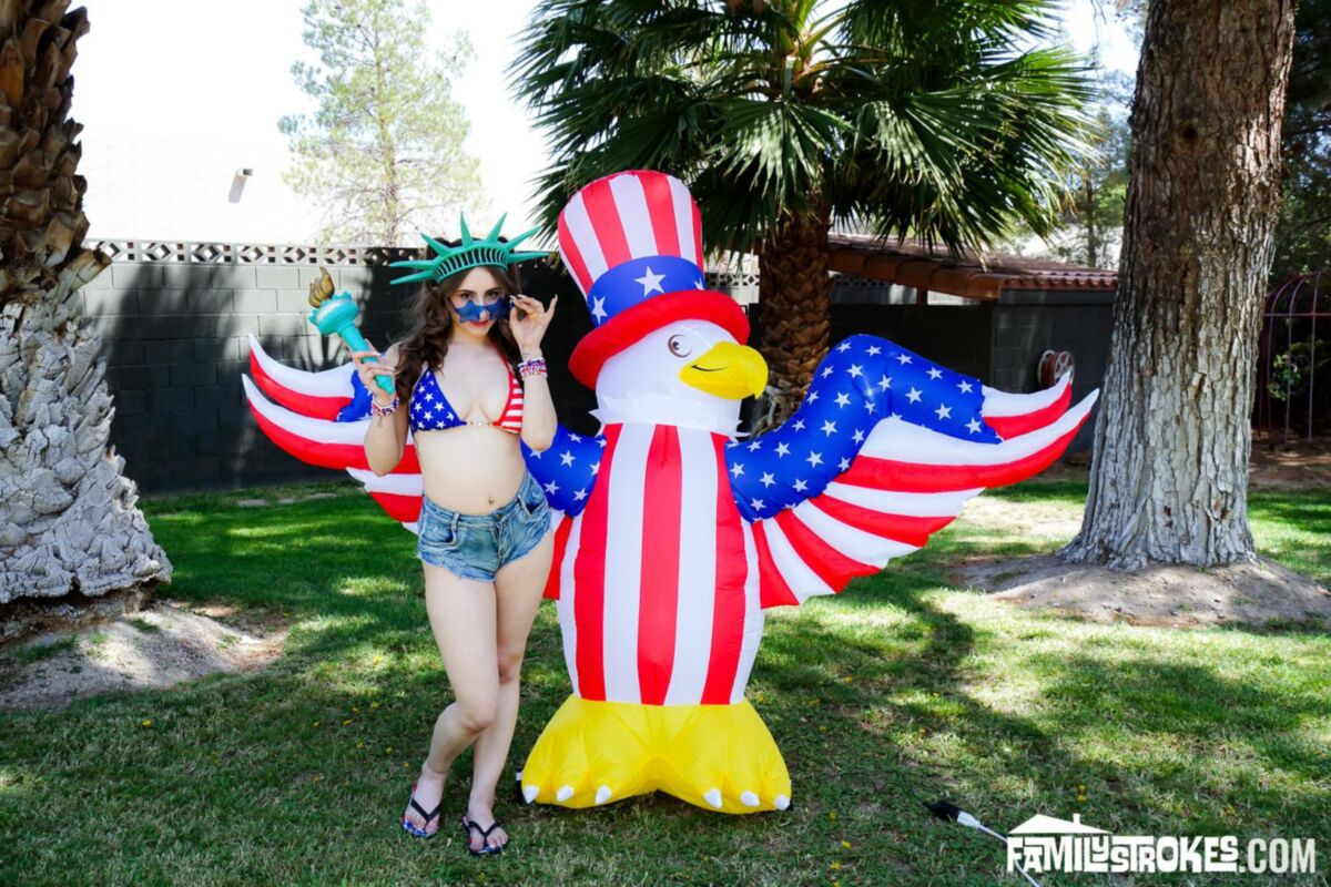 Penelope Kay yo Creamy Fireworks