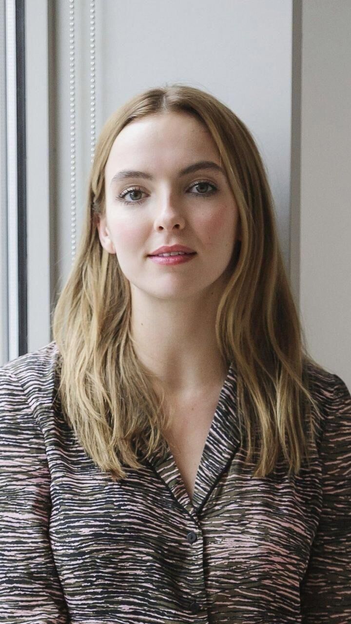 JODIE COMER