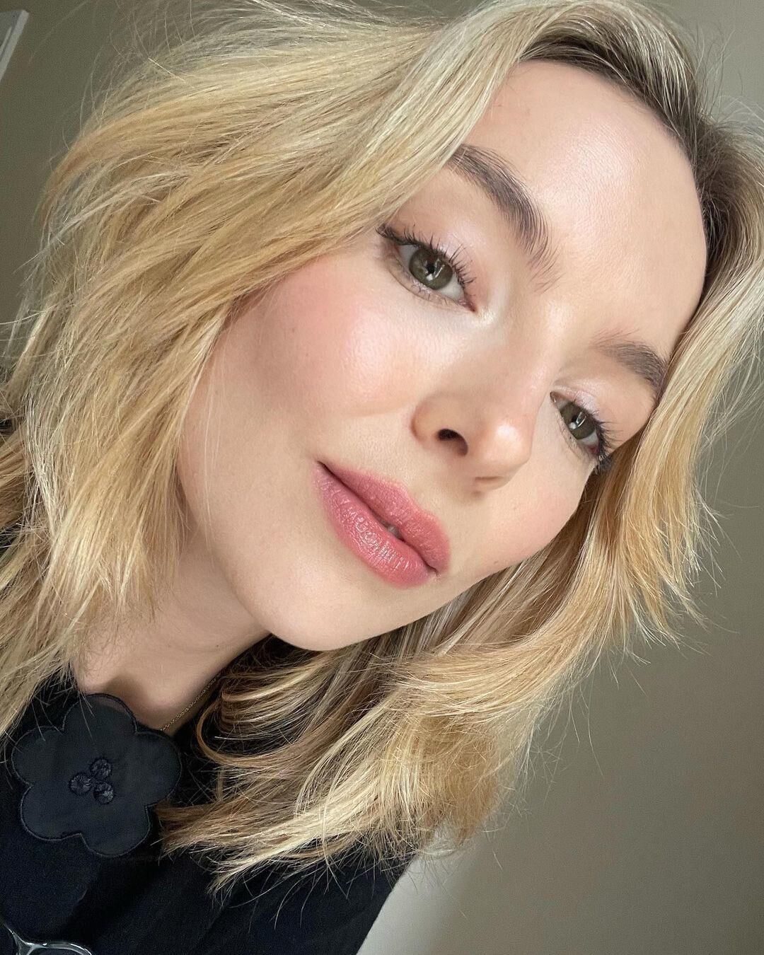 JODIE COMER