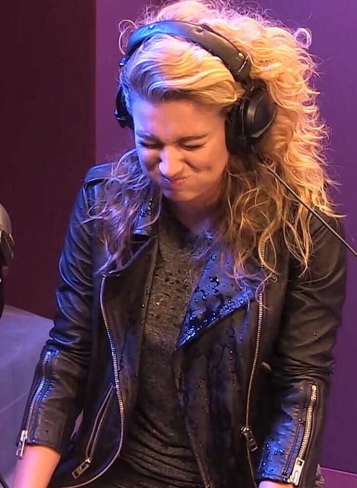 Tori Kelly In Leather & Wet!!!