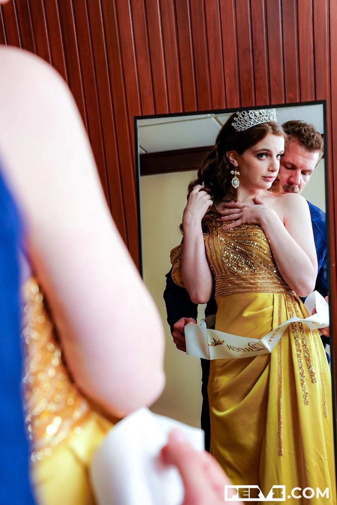 Marina Vaylor Yo Reality Check für eine bratty Prom -Königin