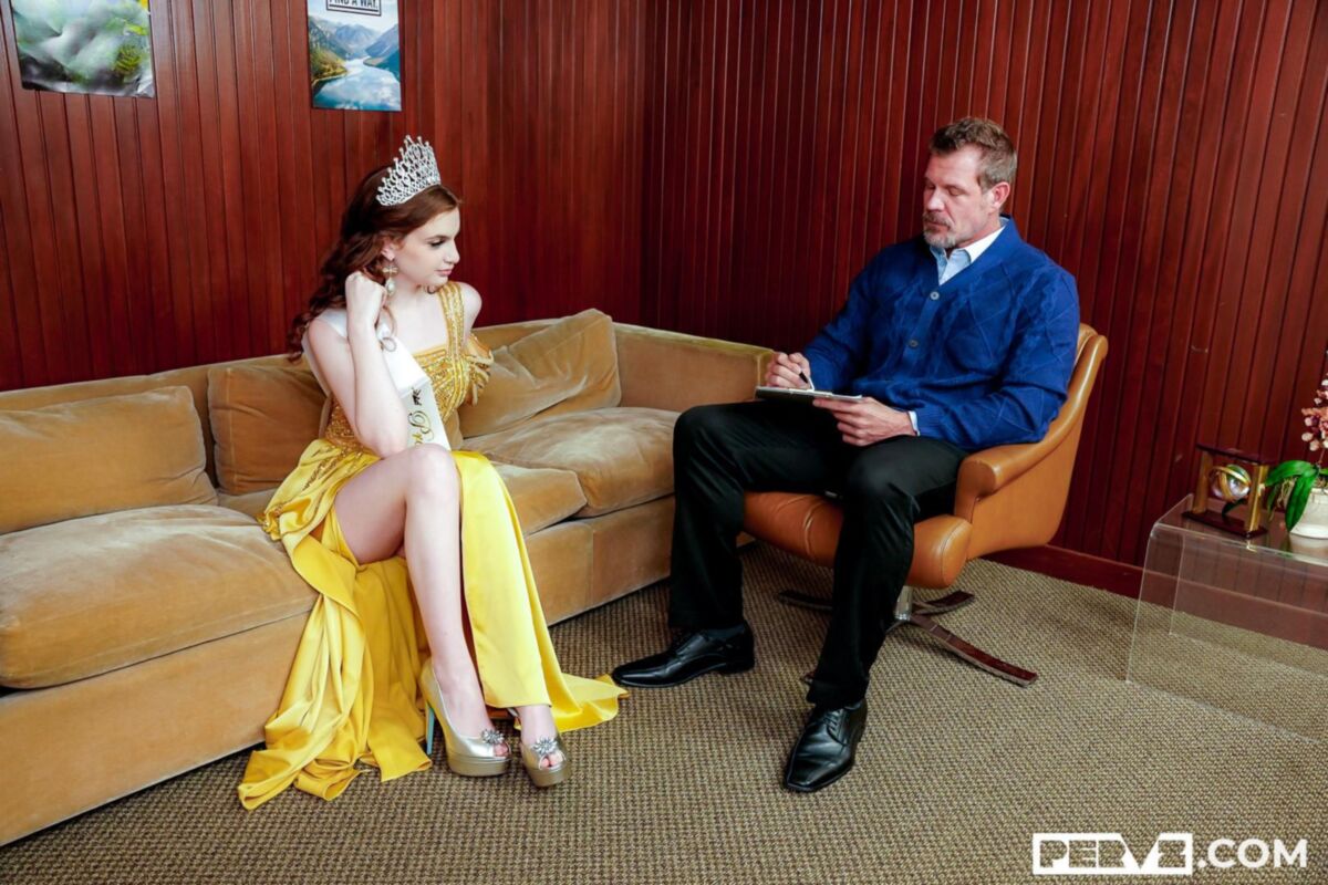 Marina Vaylor Yo Reality Check für eine bratty Prom -Königin