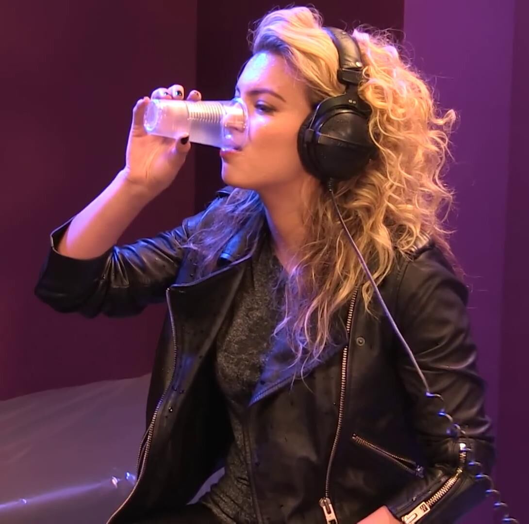 Tori Kelly In Leather & Wet!!!