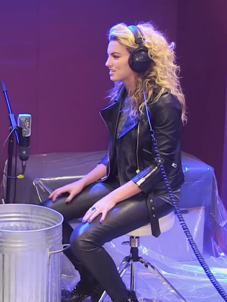 Tori Kelly In Leather & Wet!!!