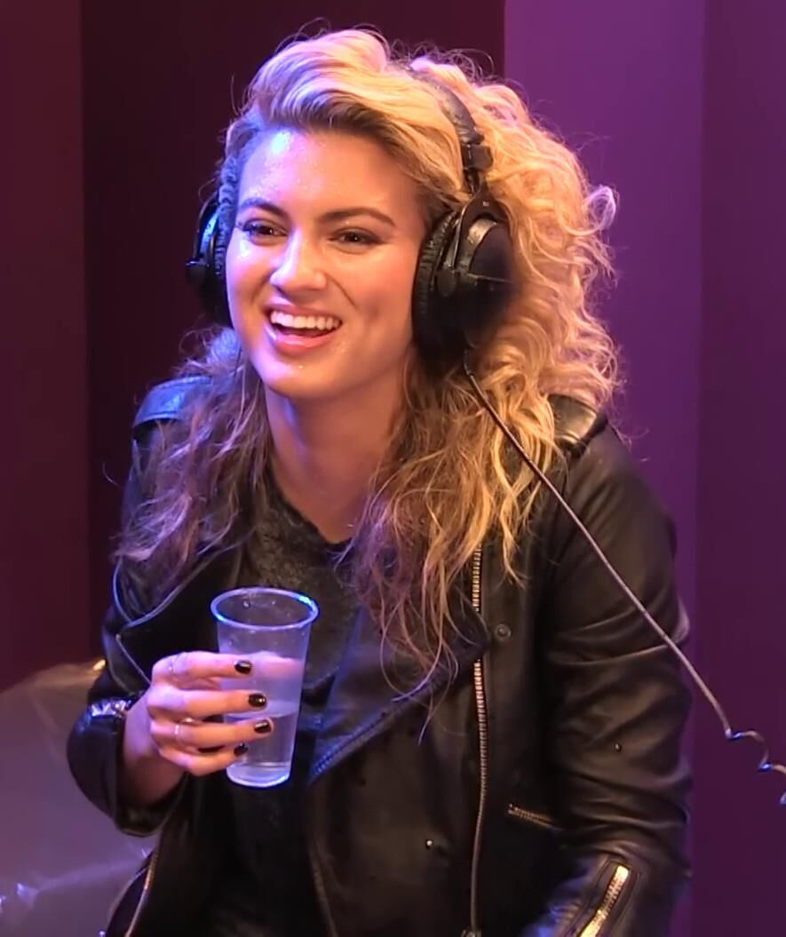 Tori Kelly In Leather & Wet!!!