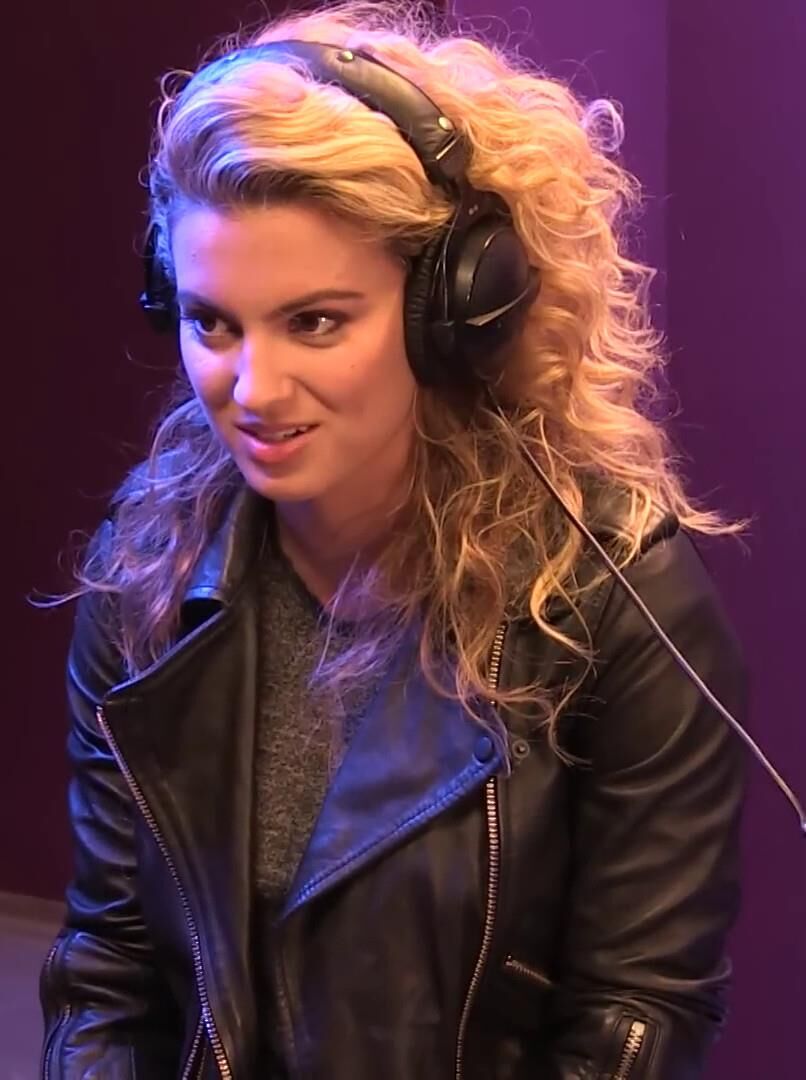 Tori Kelly In Leather & Wet!!!
