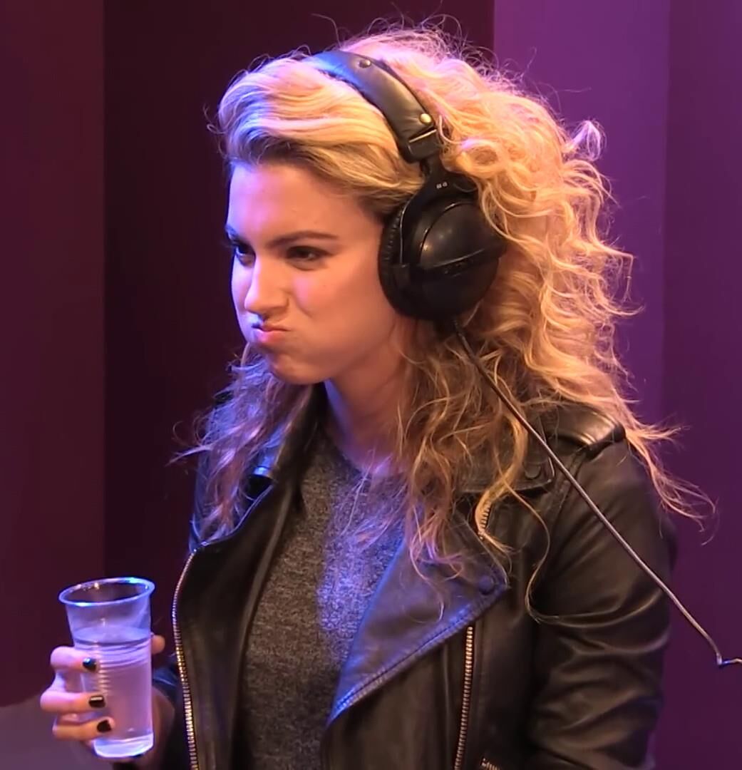 Tori Kelly In Leather & Wet!!!