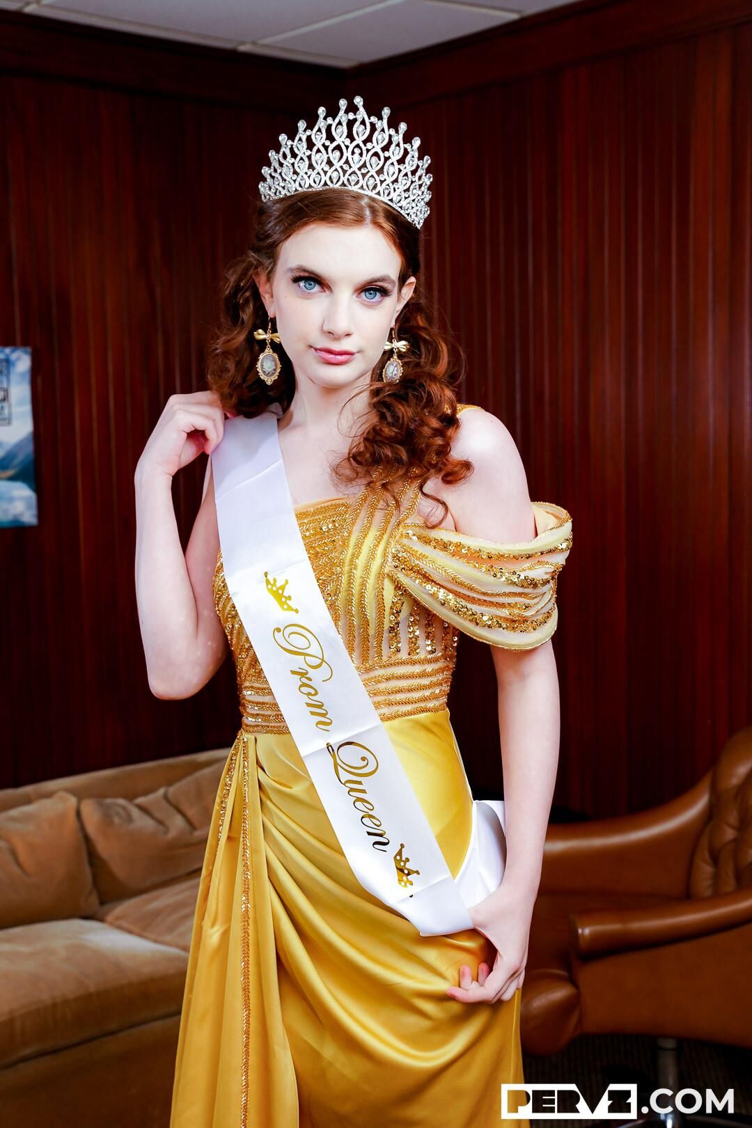 Marina Vaylor Yo Reality Check für eine bratty Prom -Königin