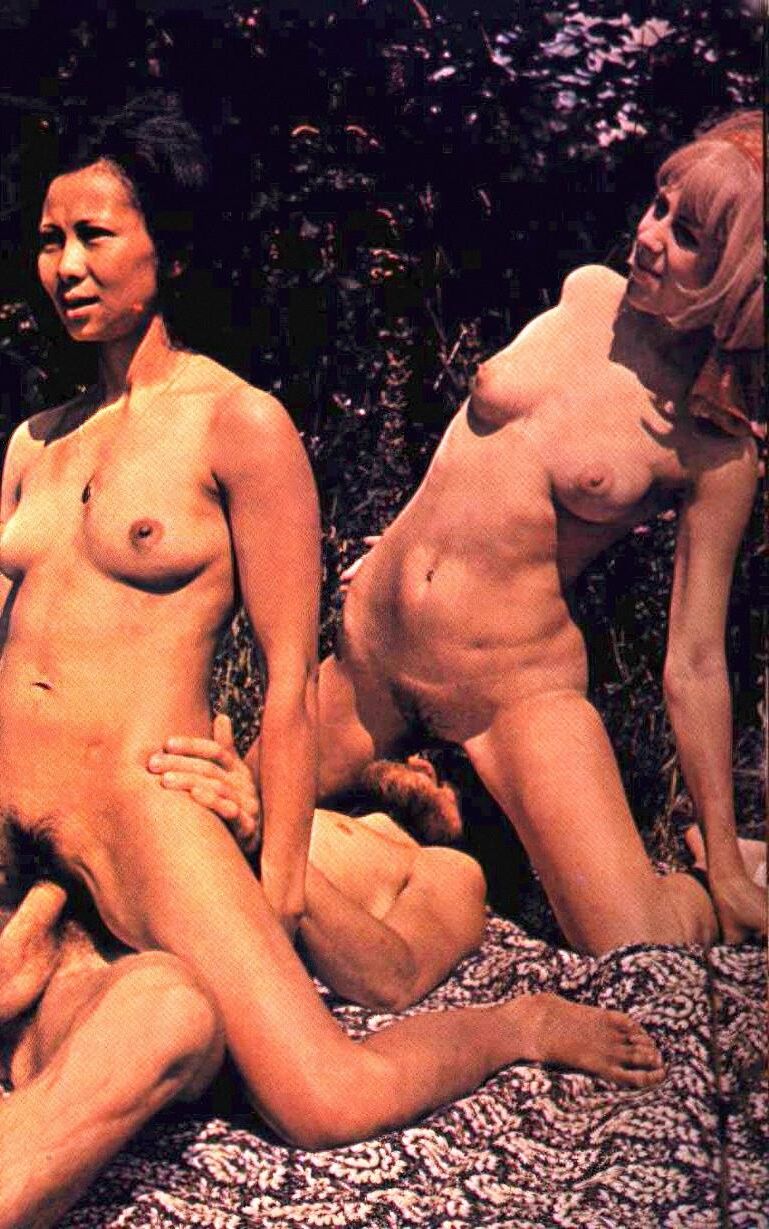 Orgies de sexe dans le volume des couleurs IV