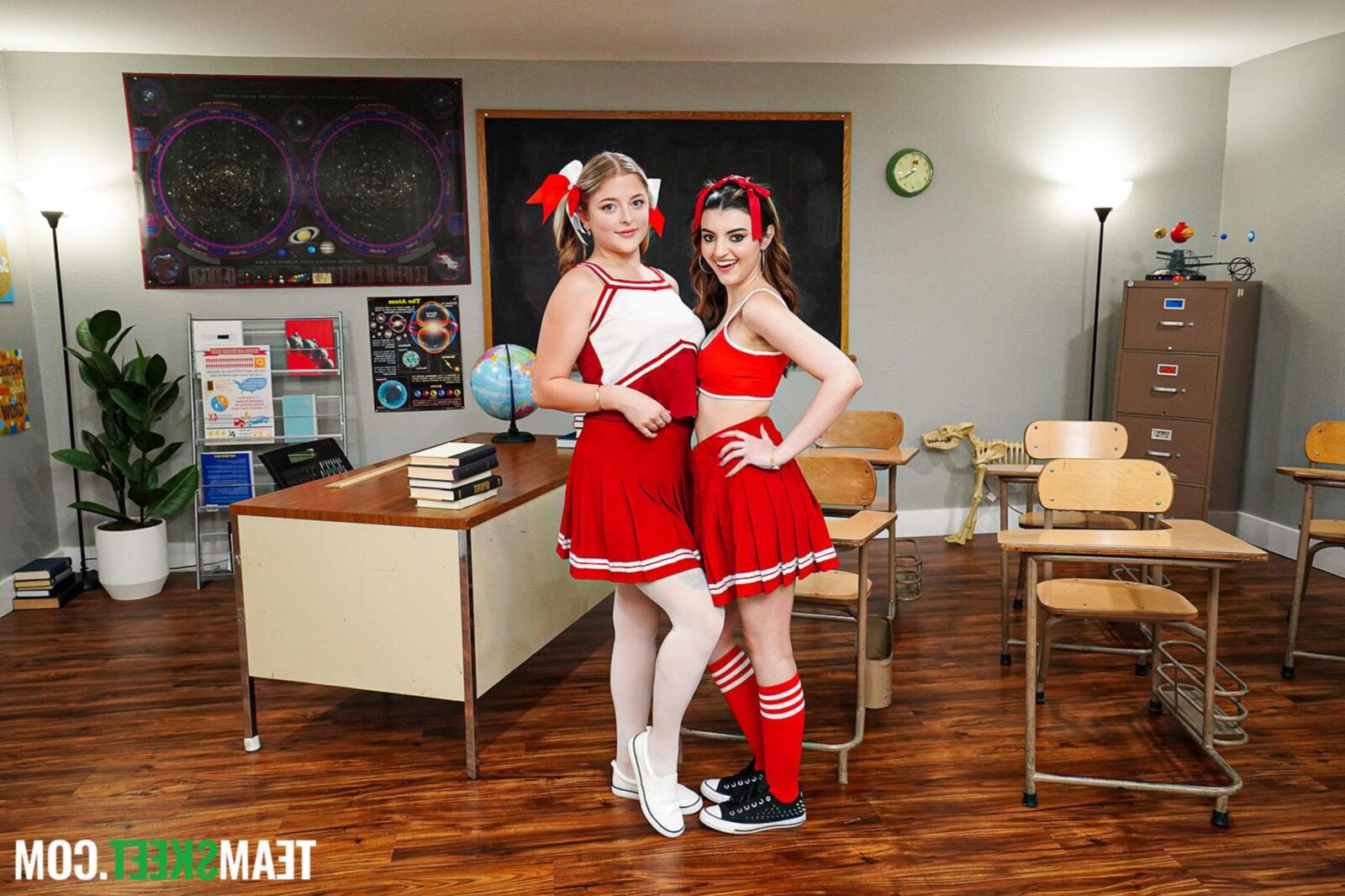 Jill Taylor Yo, Julia James Yo les pom-pom girls Fate crémeuse