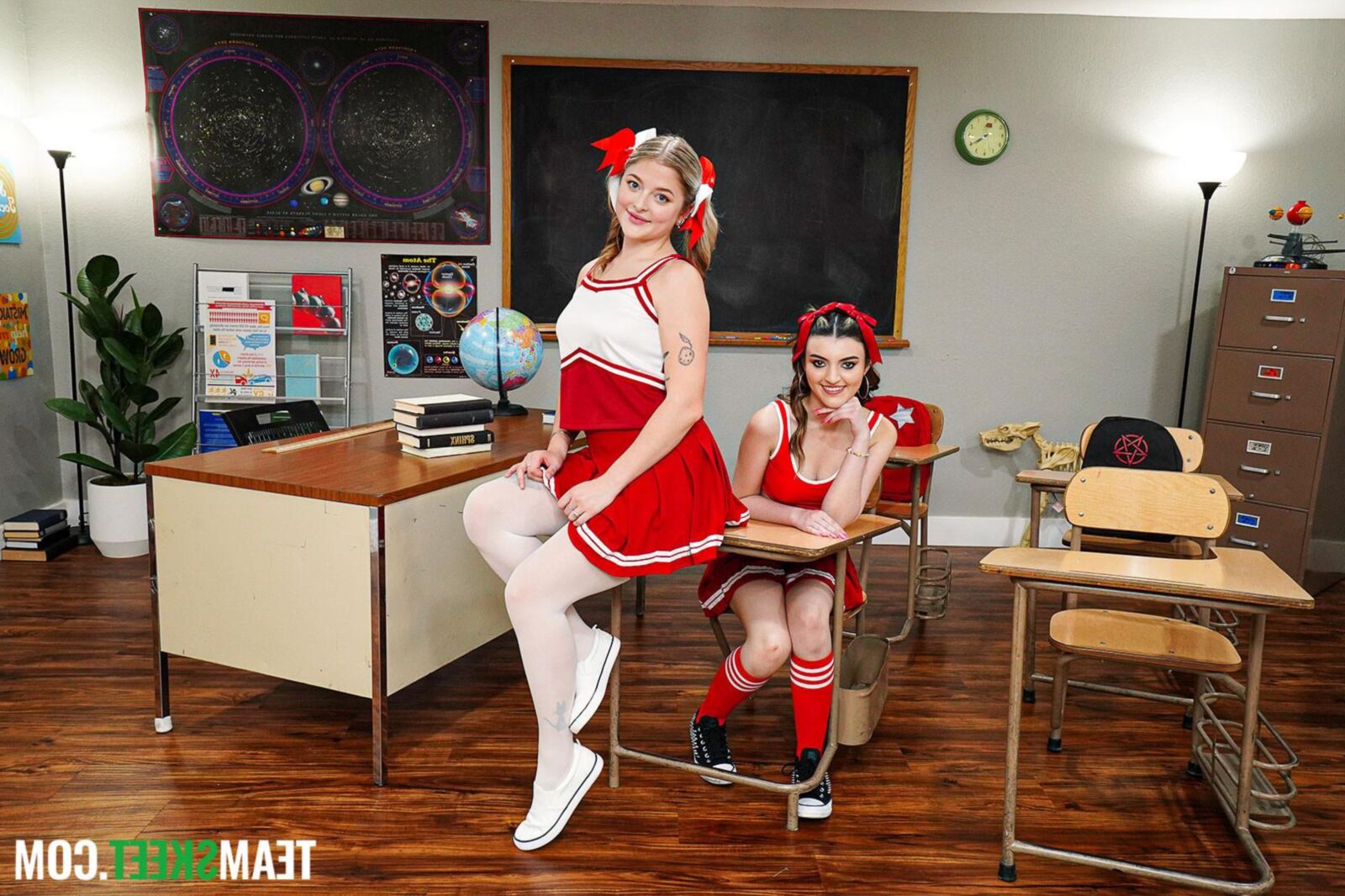 Jill Taylor Yo, Julia James Yo les pom-pom girls Fate crémeuse