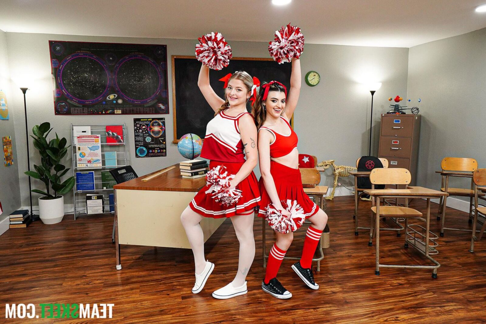Jill Taylor Yo, Julia James Yo les pom-pom girls Fate crémeuse
