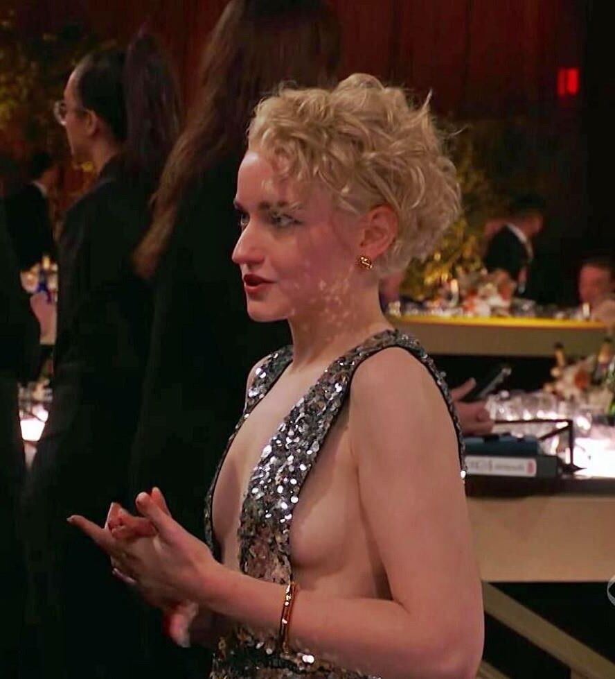 Celebrity Side Boob 