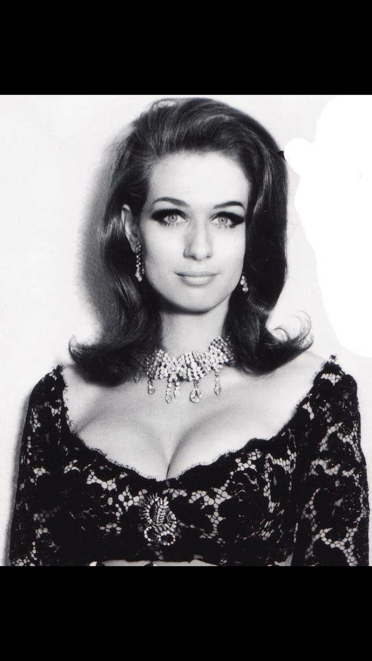 Valerie Leon