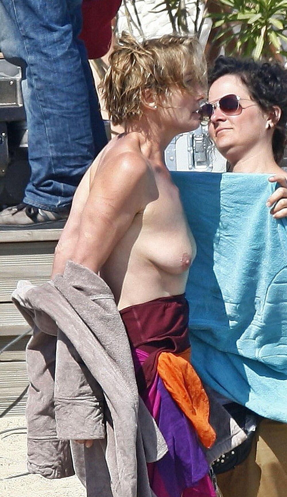 Celebrity Side Boob 