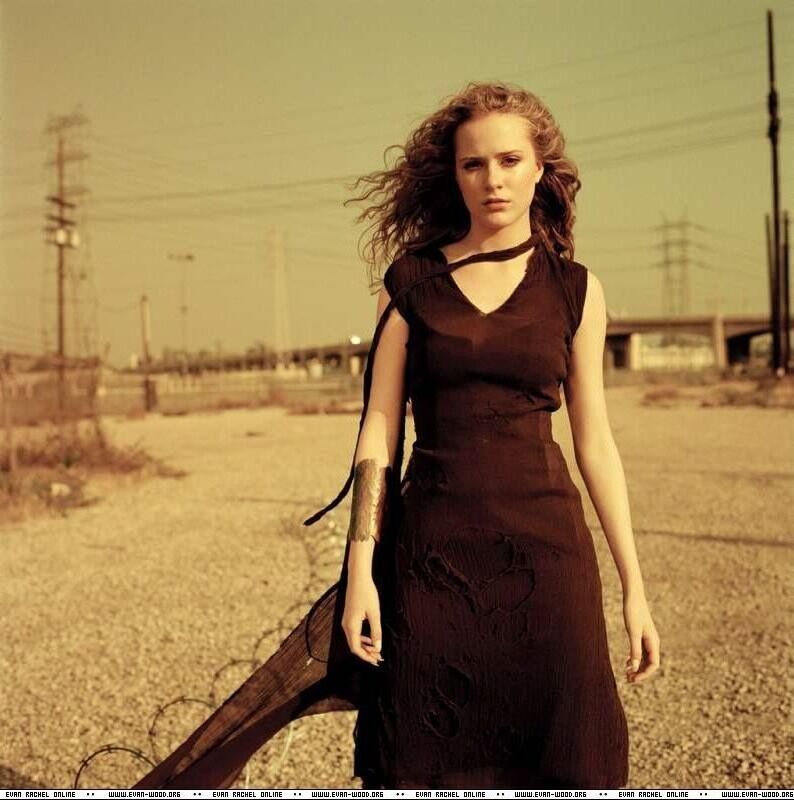 Evan Rachel wood is hot 