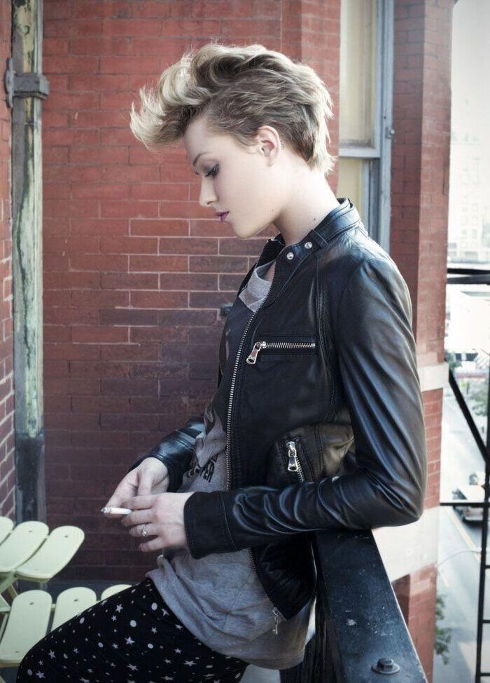 Evan Rachel Wood is hot 