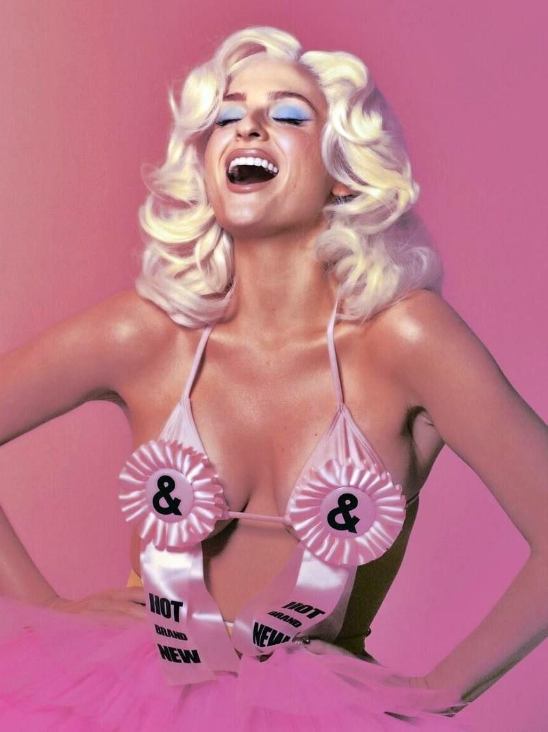 Celebrity Cleavage 