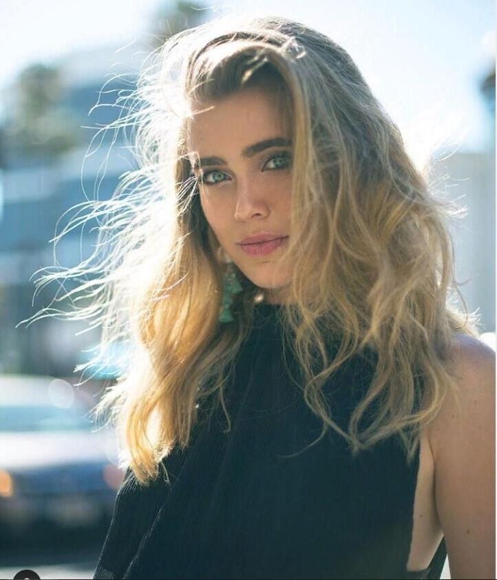 Melissa Roxburgh 