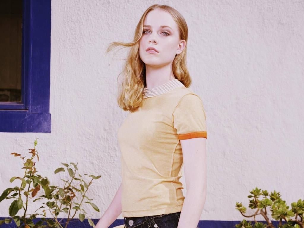 Evan Rachel Wood is hot 
