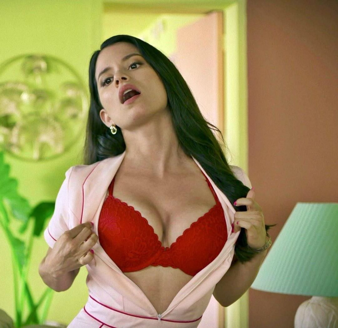 Celebrity Cleavage 