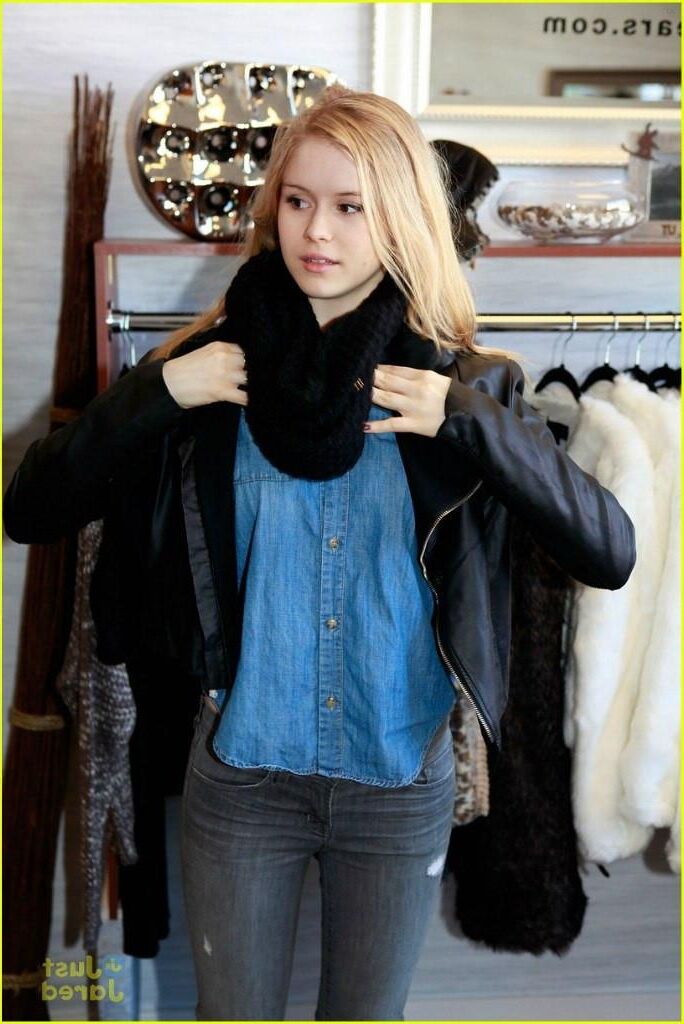 Erin Moriarty is hot!