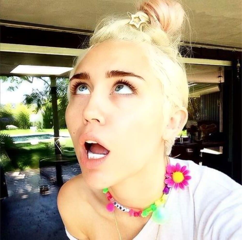 Miley C. Material