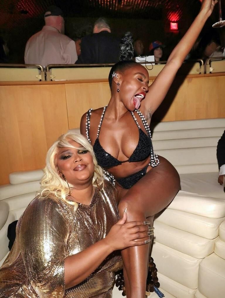 Hairy Celebrity Armpits 