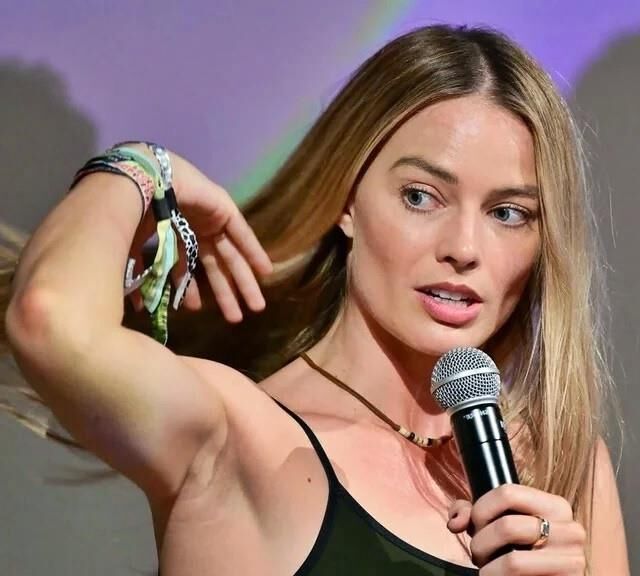 Celebrity Armpits 