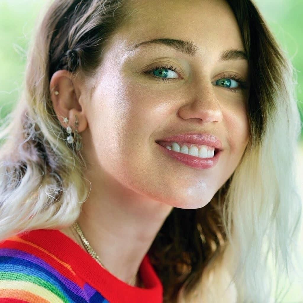 Miley C. Material
