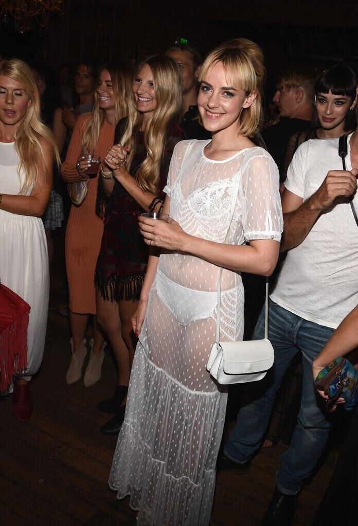Jena Malone is hot