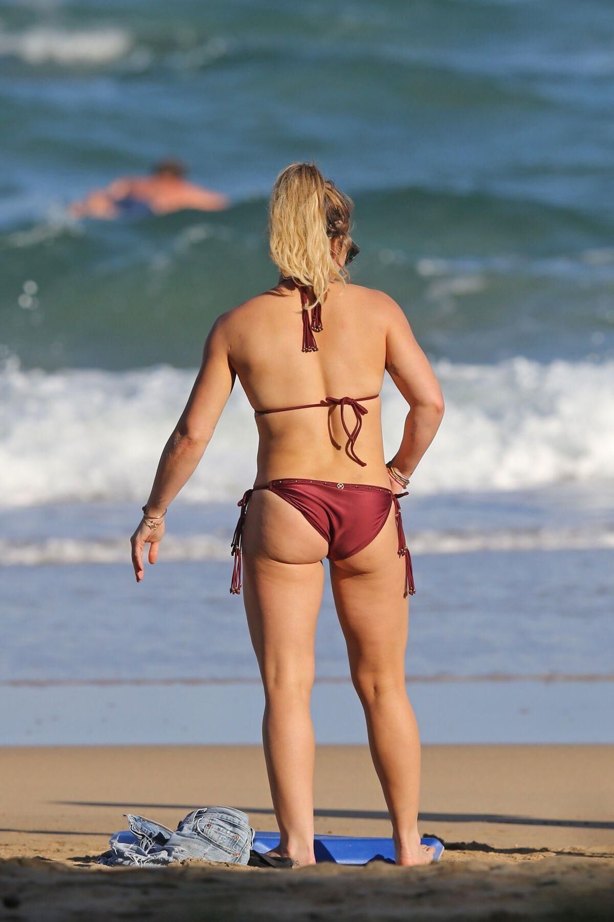 HILLARY DUFF BIKINI